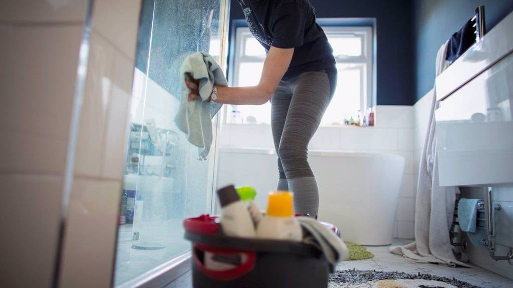 Cómo limpiar las mamparas de ducha o baño